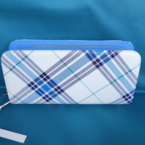 NWT Isabelle Handbag or Wide Wallet Vegan Friendly - Picture 7 of 7